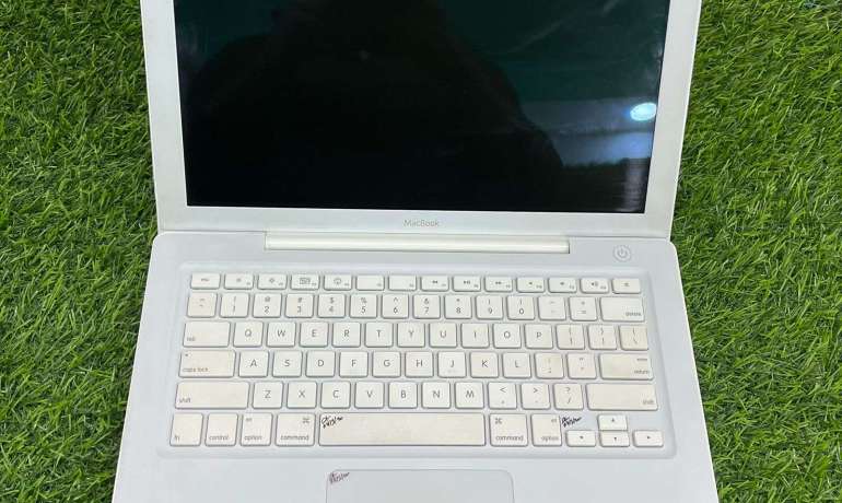 Refurbishing Classic MacBooks — MacBook A1181 (Core Duo 13″) for Budget Clients in DFW